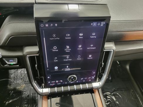 Certified 2025 GMC Yukon XL Denali image 7