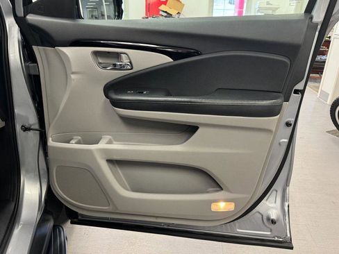 Used 2018 Honda Pilot Elite image 13