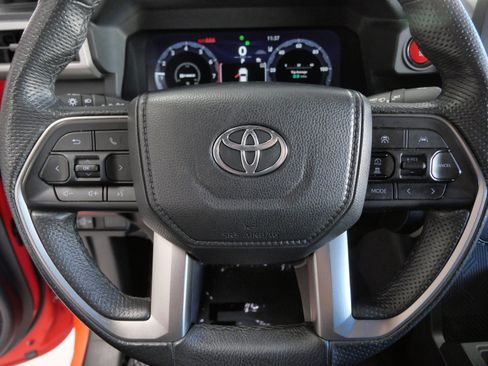Used 2024 Toyota Tacoma TRD Off-Road image 25