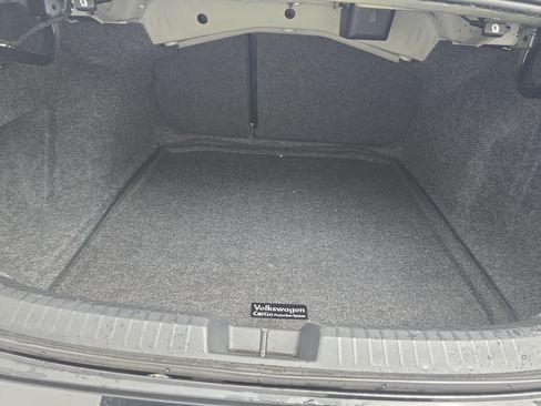 Certified 2025 Volkswagen Jetta SE FWD image 12