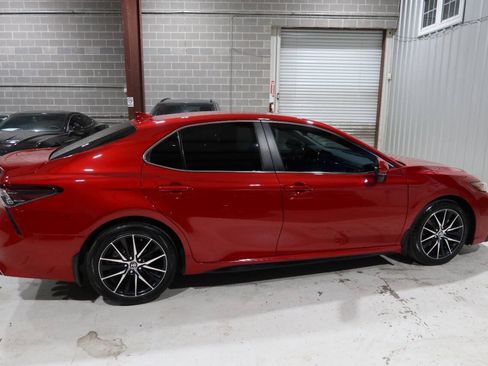 Used 2021 Toyota Camry SE w/ Convenience Package FWD image 6