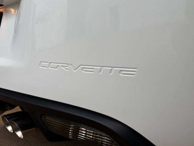Used 2006 Chevrolet Corvette Coupe w/ Preferred Equipment Group RWD image 23