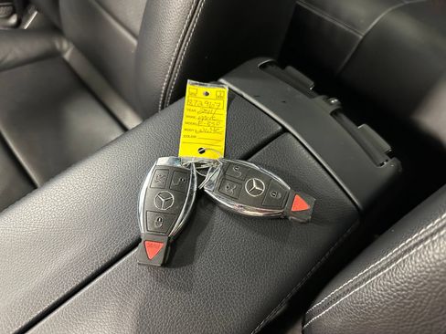 Used 2014 Mercedes-Benz E 350 Sedan image 29