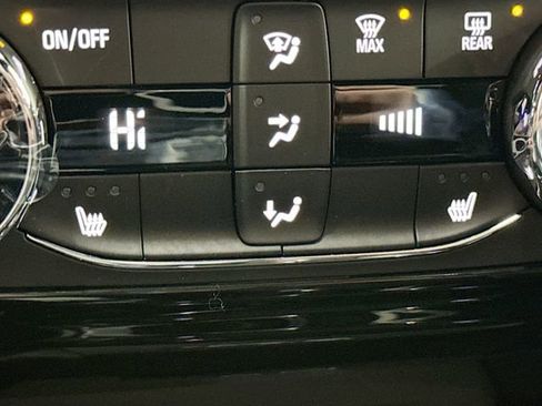 New 2026 Chevrolet Trax RS w/ Sunroof Package image 20