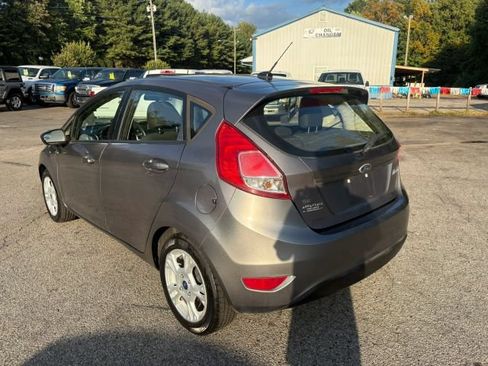 Used 2014 Ford Fiesta SE FWD image 3