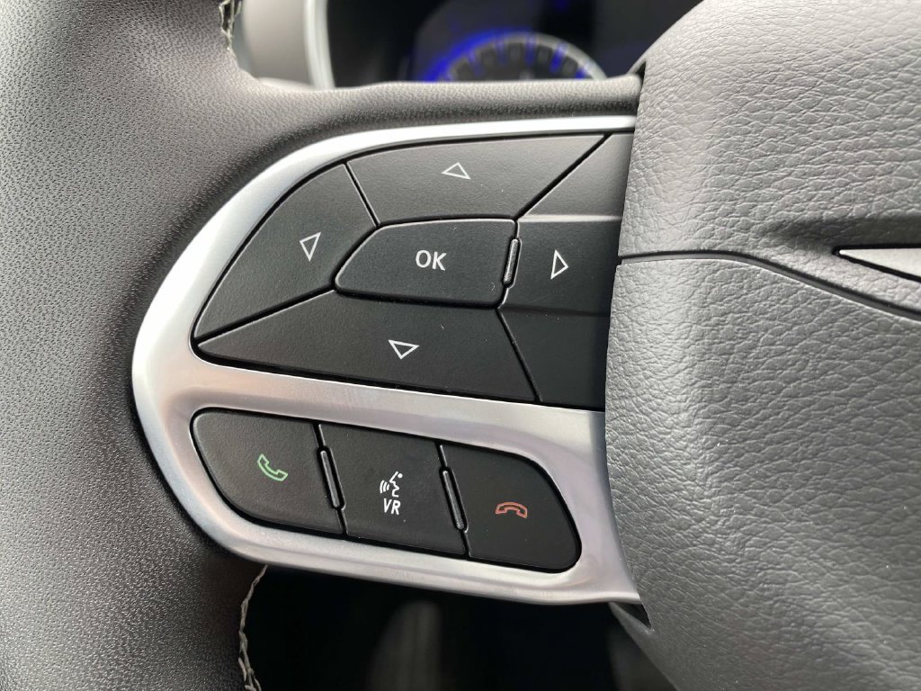 New 2027 Chrysler Pacifica Select FWD image 15