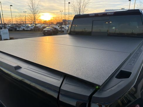 Used 2022 Chevrolet Silverado 1500 ZR2 w/ Technology Package image 10