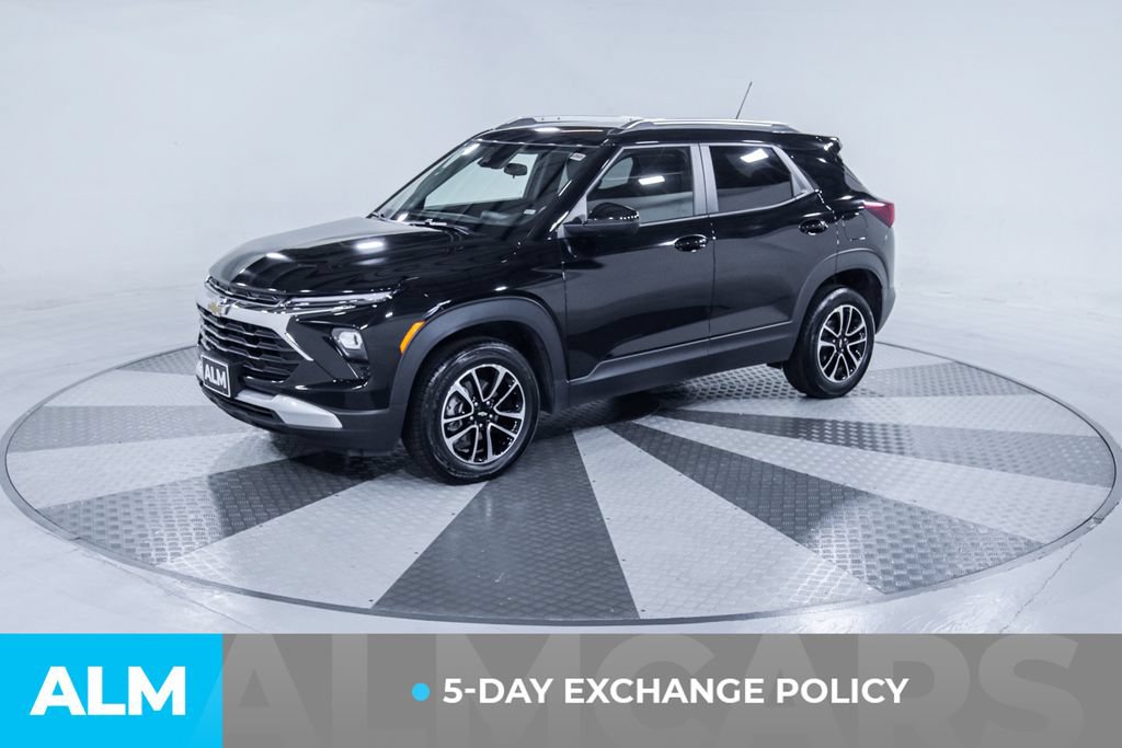 Used 2025 Chevrolet TrailBlazer LT AWD/4WD image 3