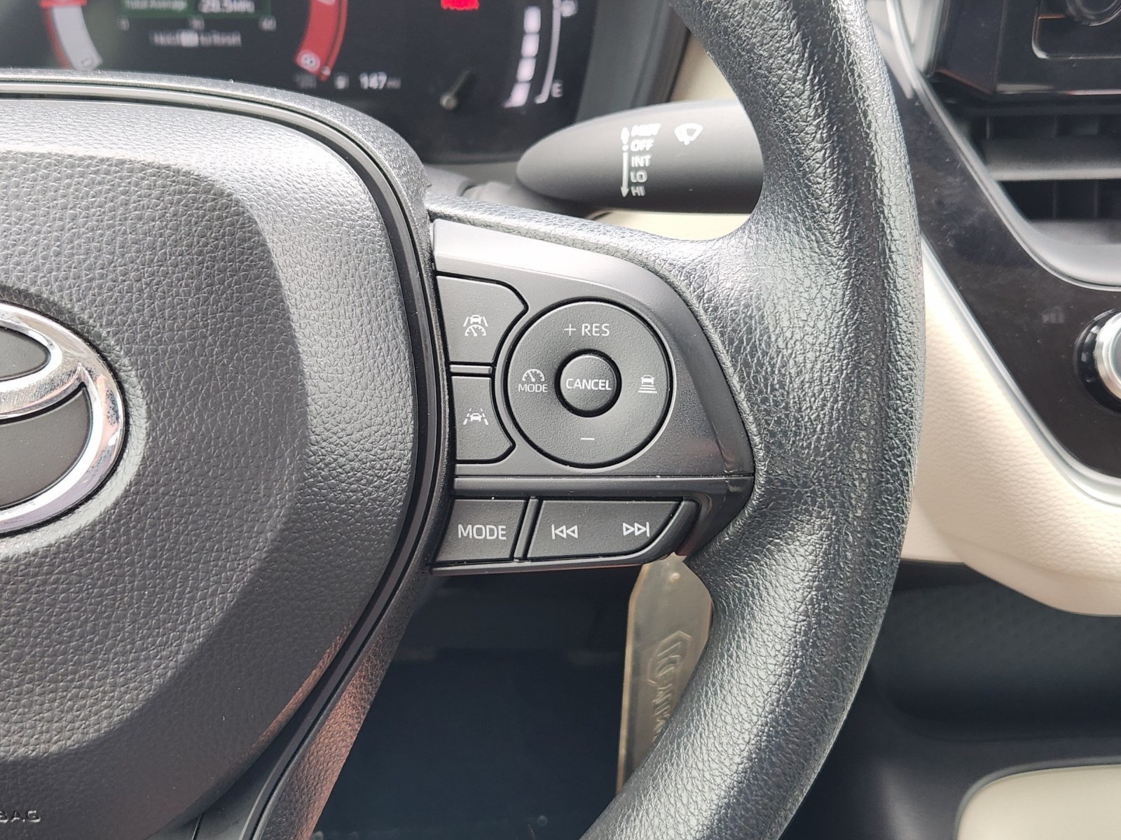 Used 2026 Toyota Corolla LE FWD image 36