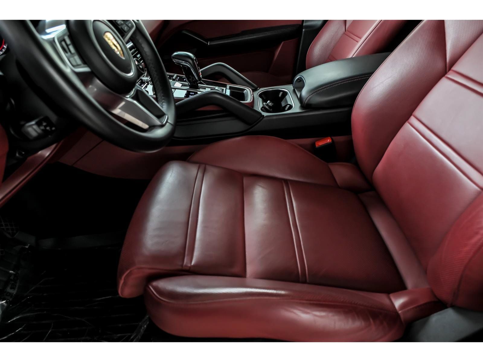 Used 2023 Porsche Cayenne Platinum Edition AWD/4WD image 11