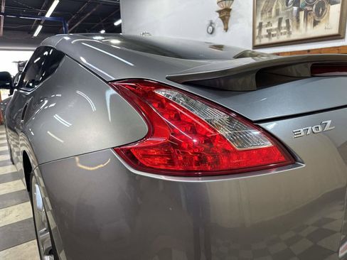 Used 2009 Nissan 370Z Touring w/ Sport Pkg image 8