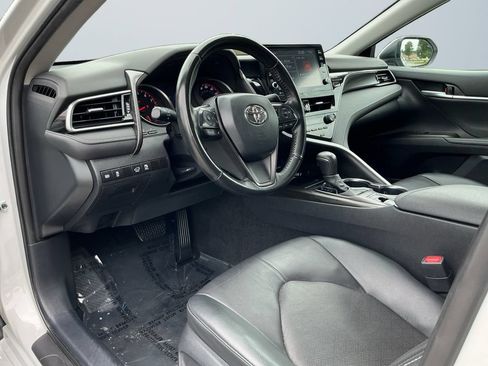 Used 2023 Toyota Camry XSE FWD image 11