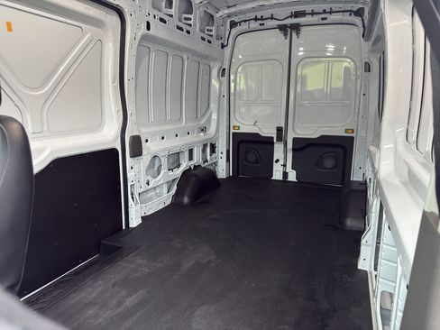 Used 2024 Ford Transit 250 148 High Roof RWD image 15