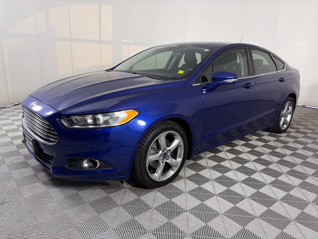 Used 2016 Ford Fusion SE FWD image 3