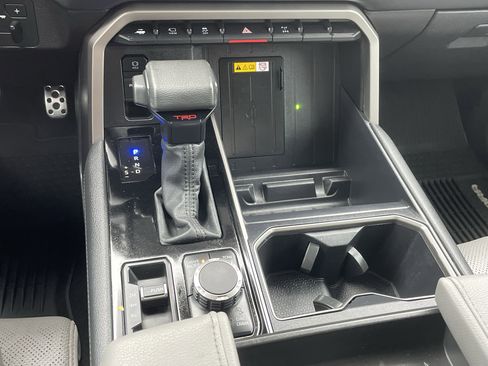 Used 2024 Toyota Tundra Limited image 25