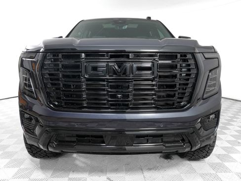 Used 2026 GMC Yukon Denali w/ Denali Reserve Package AWD/4WD image 3