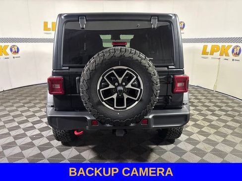 Used 2024 Jeep Wrangler Unlimited Rubicon w/ Convenience Group AWD/4WD image 4