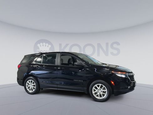 Used 2023 Chevrolet Equinox LS w/ Driver Confidence II Package AWD/4WD image 2