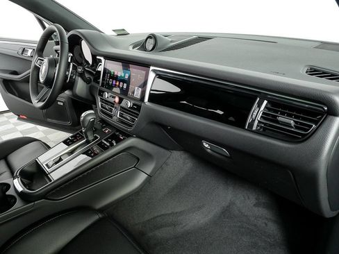 Certified 2026 Porsche Macan AWD/4WD image 25