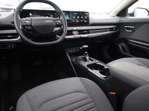 Certified 2025 Kia K4 EX image 7