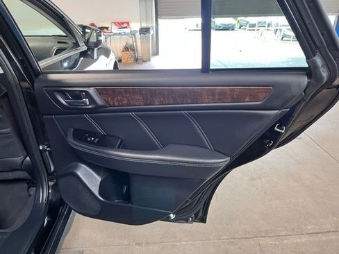 Used 2018 Subaru Outback 3.6R Limited image 15