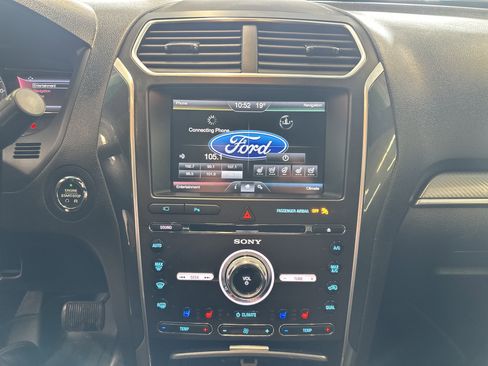 Used 2016 Ford Explorer Sport w/ Equipment Group 401A image 3