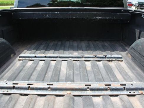 Used 2006 GMC Sierra 2500 SLE w/ Heavy-Duty Power Package image 14