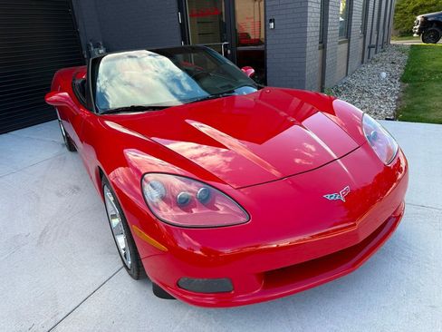 Used 2006 Chevrolet Corvette Convertible w/ Preferred Equipment Group image 6
