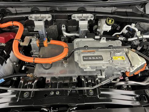 Used 2024 Nissan Ariya FWD image 35