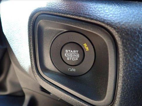 New 2025 Jeep Gladiator Sport image 21