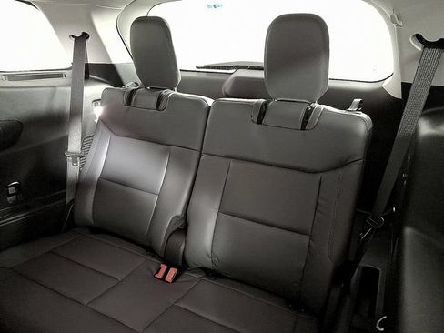 Used 2026 Ford Explorer Active w/ Active Comfort Package RWD image 12