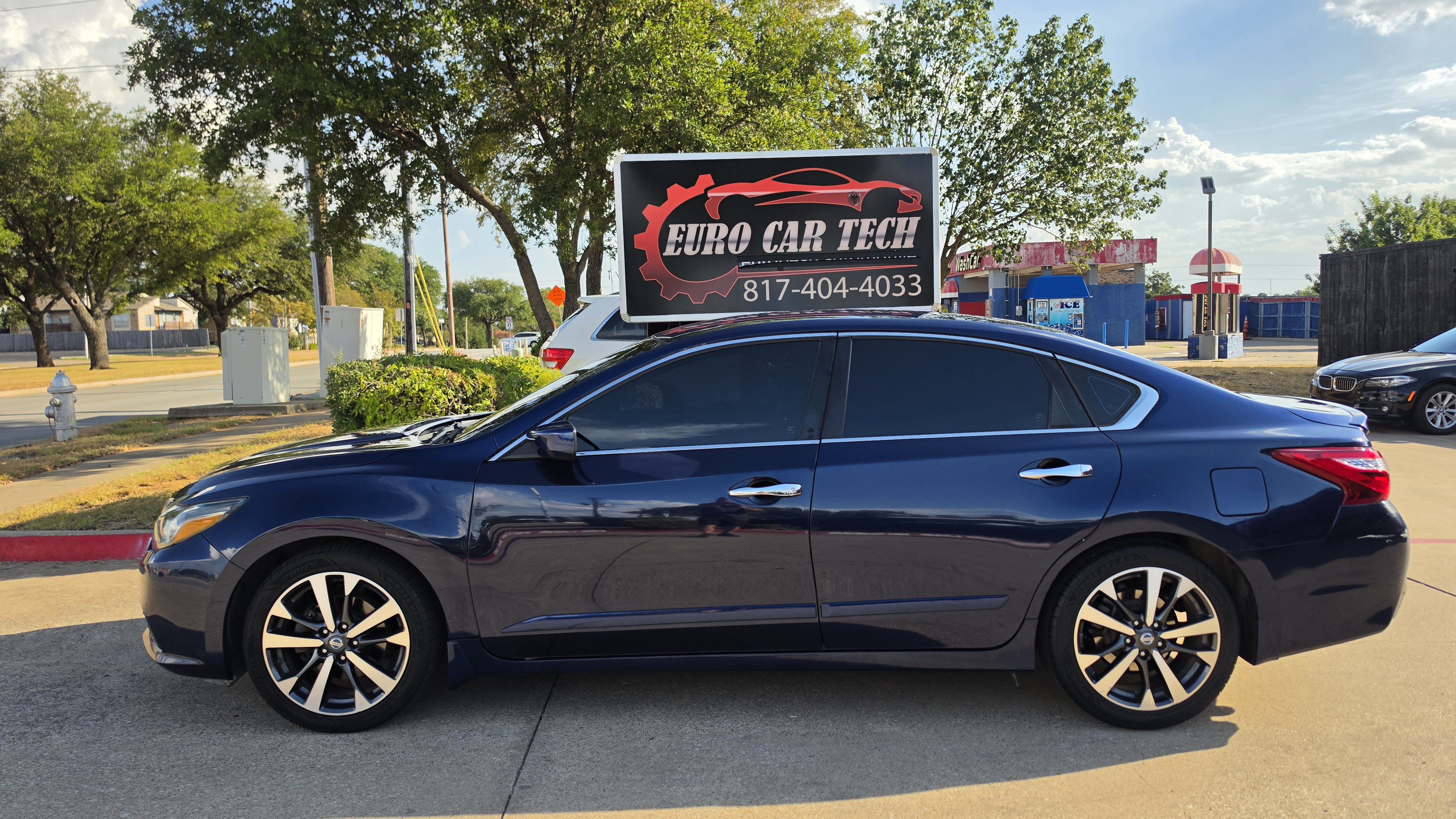 Used 2017 Nissan Altima 2.5 SR w/ LED Appearance Package FWD image 2