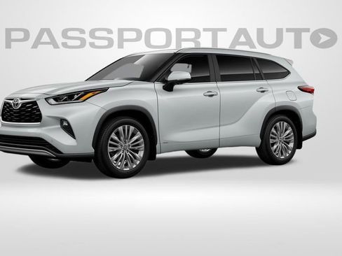 New 2026 Toyota Highlander Platinum image 2
