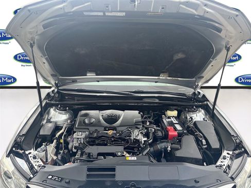 Used 2018 Toyota Camry XLE image 36