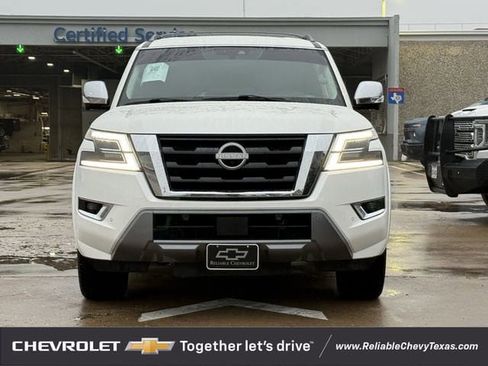 Used 2023 Nissan Armada Platinum w/ Captain's Chairs Package RWD image 3