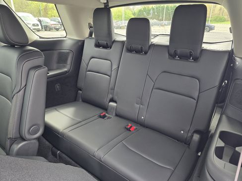 New 2026 Nissan Pathfinder SL AWD/4WD image 10