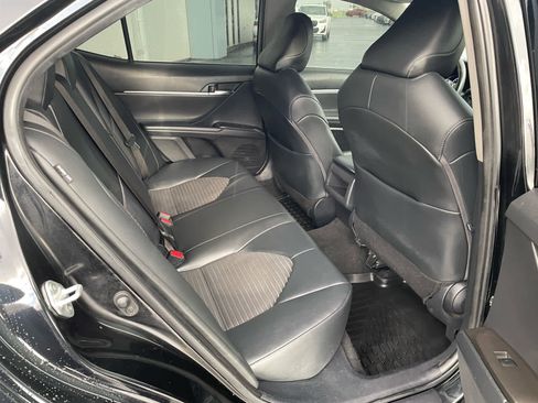 Used 2023 Toyota Camry SE image 9