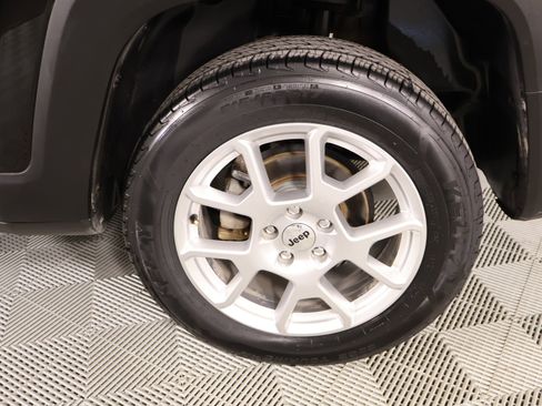 Used 2022 Jeep Renegade Latitude AWD/4WD image 19