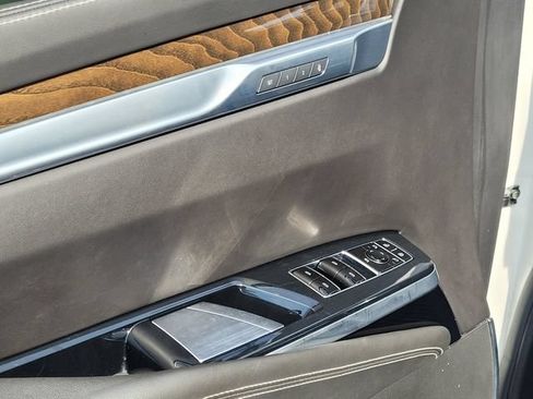 Used 2025 Cadillac Escalade ESV Premium Luxury Platinum w/ LPO, Floor Liner Package AWD/4WD image 24