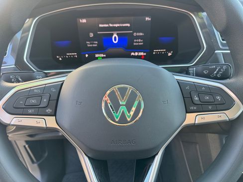 Used 2023 Volkswagen Tiguan S image 37