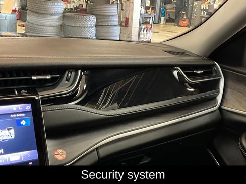 Used 2024 Jeep Grand Cherokee Limited 4xe image 11