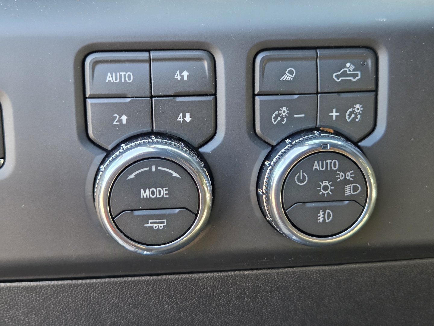 New 2026 GMC Sierra 2500 AT4 w/ Technology Package AWD/4WD image 30