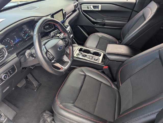 Used 2024 Ford Explorer ST-Line w/ Class IV Trailer Tow Package AWD/4WD image 22