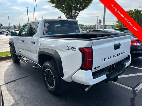 Used 2024 Toyota Tacoma TRD Off-Road AWD/4WD image 9