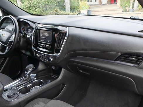 Used 2023 Chevrolet Traverse LT image 36