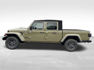 New 2025 Jeep Gladiator Sport video 2