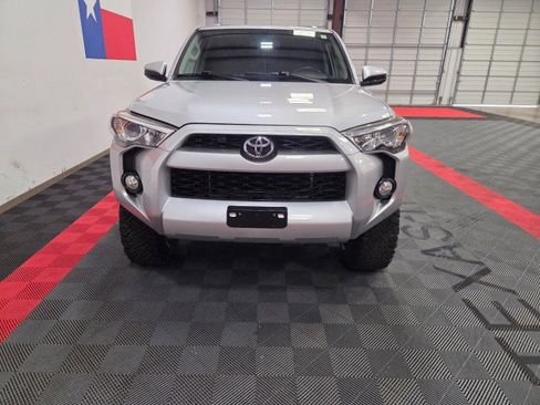 Used 2017 Toyota 4Runner SR5 image 4
