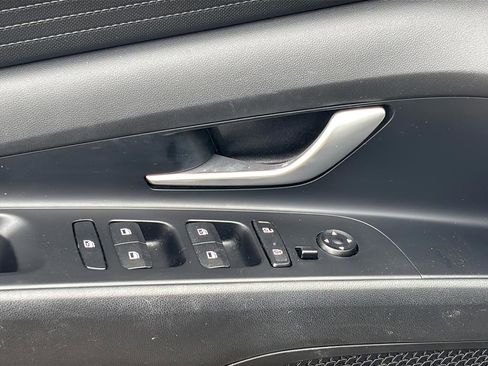 Used 2022 Hyundai Elantra SEL w/ Preferred Accessory Package image 16