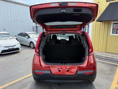 Used 2022 Kia Soul LX w/ Technology Package image 9
