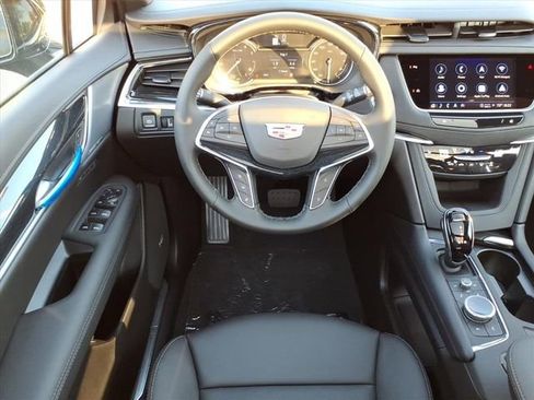 New 2025 Cadillac XT5 Premium Luxury image 17